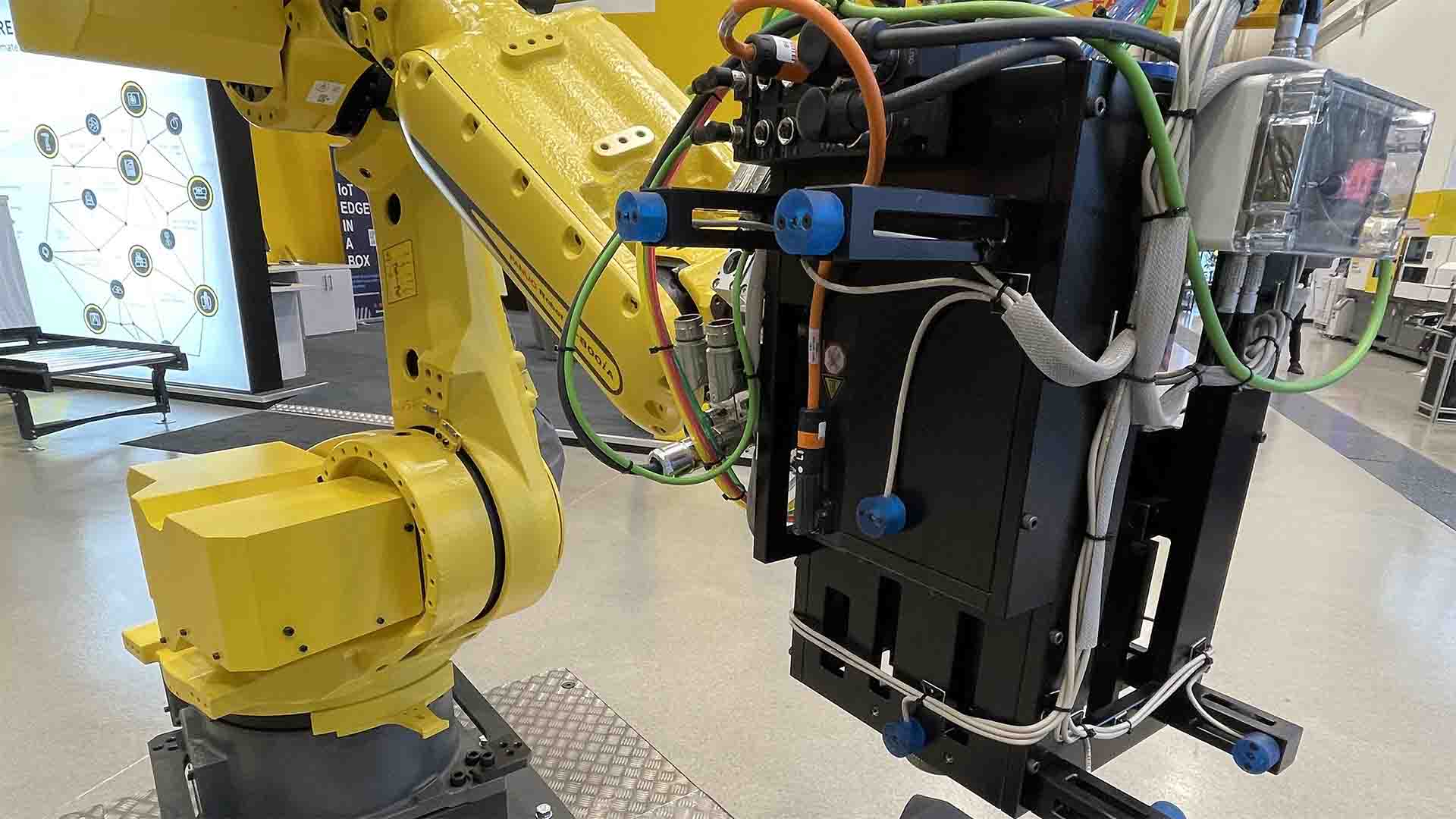 Development of a robotic system for automated drilling and inspection of small aerostructures